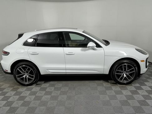 Certified 2026 Porsche Macan AWD/4WD image 8