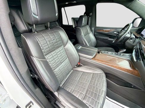 Used 2023 Cadillac Escalade Sport Platinum w/ Heavy-Duty Trailer Package AWD/4WD image 14