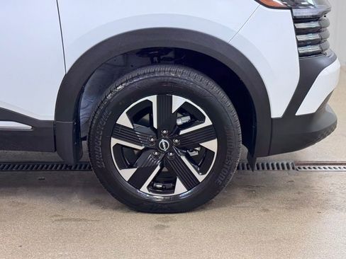 New 2026 Nissan Kicks SV w/ SV Premium Package AWD/4WD image 4