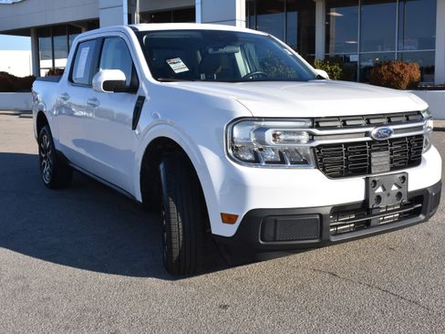 Used 2022 Ford Maverick Lariat w/ Lariat Luxury Package image 3