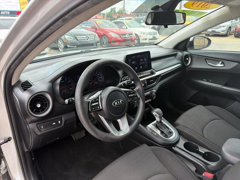 Used 2019 Kia Forte LXS FWD image 10