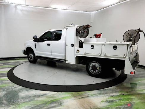 Used 2018 Ford F350 XL AWD/4WD image 7