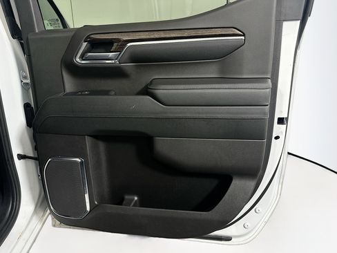 Used 2024 GMC Sierra 1500 Elevation image 30