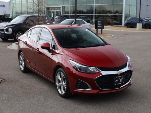 Used 2019 Chevrolet Cruze Premier w/ Driver Confidence II Package image 2