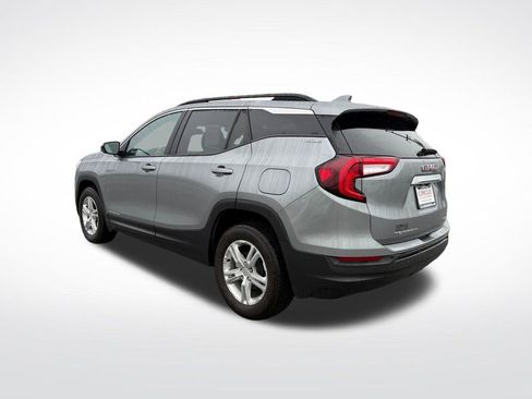 Used 2023 GMC Terrain SLE w/ Driver Convenience Package image 4