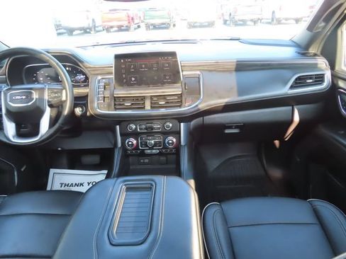 Used 2023 GMC Yukon SLT w/ SLT Luxury Package AWD/4WD image 28