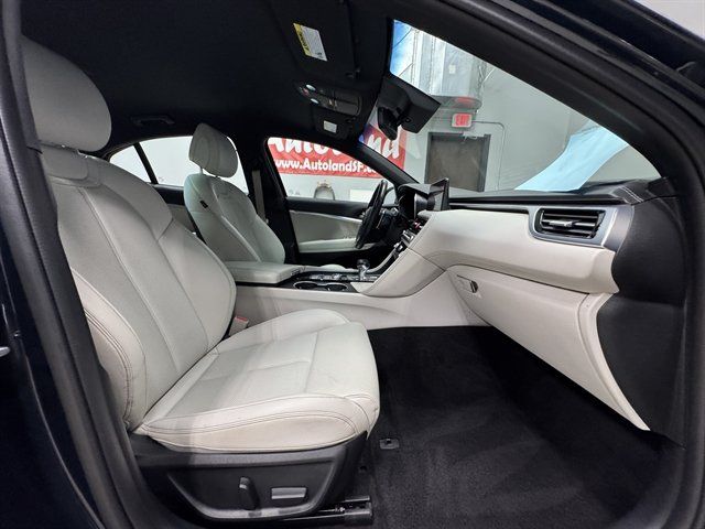 Used 2024 Genesis G70 2.5T AWD/4WD image 12