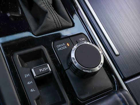 Used 2025 Toyota Sequoia Platinum image 30