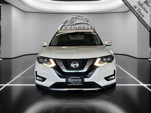 Used 2018 Nissan Rogue SL w/ Premium Package FWD image 2