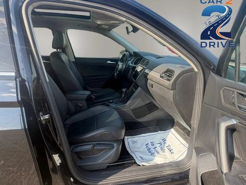 Used 2019 Volkswagen Tiguan SE w/ Panoramic Sunroof Package AWD/4WD image 11