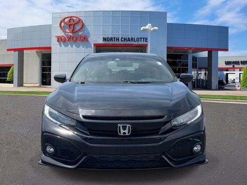 Used 2018 Honda Civic Sport Touring image 2