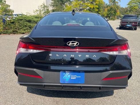 New 2026 Hyundai Elantra SE image 10
