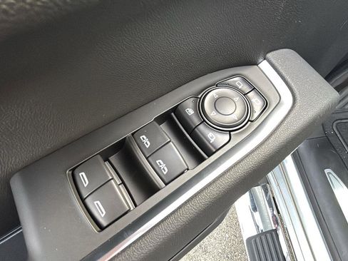 New 2026 GMC Sierra 1500 SLT w/ SLT Premium Plus Package image 11