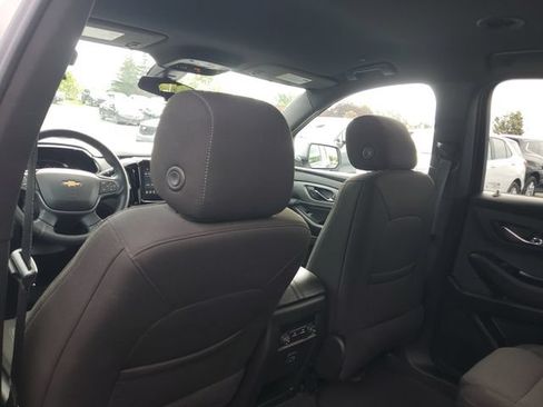 Certified 2023 Chevrolet Traverse LT FWD image 11