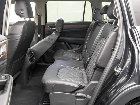 Certified 2025 Volkswagen Atlas SEL Premium R-Line image 26