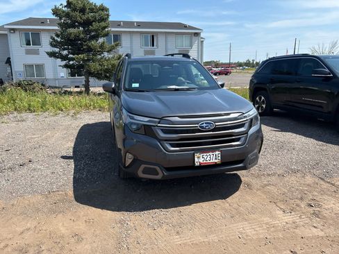 Used 2025 Subaru Forester Limited AWD/4WD image 5