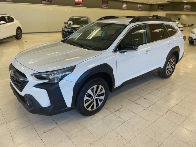 Used 2023 Subaru Outback Premium AWD/4WD image 3