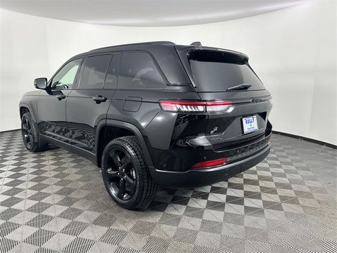 Certified 2023 Jeep Grand Cherokee Altitude image 4