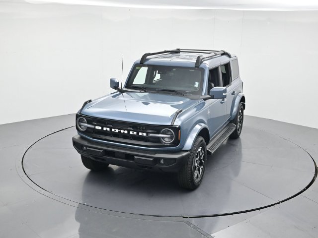 Used 2025 Ford Bronco Outer Banks AWD/4WD image 42