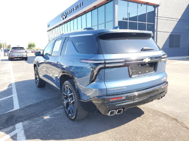 Used 2025 Chevrolet Traverse High Country FWD image 3
