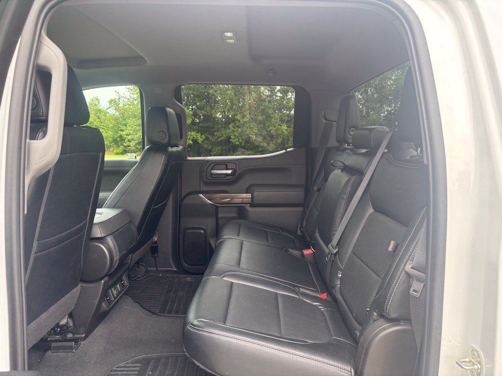 Used 2022 Chevrolet Silverado 1500 RST w/ Redline Edition AWD/4WD image 17