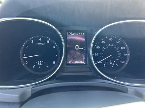 Used 2017 Hyundai Santa Fe Limited image 17