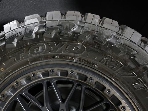 Used 2026 Chevrolet Tahoe Z71 w/ Comfort Package image 49