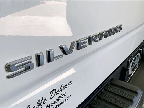 Used 2023 Chevrolet Silverado 1500 LT AWD/4WD image 8