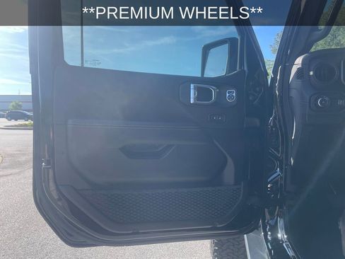 Used 2024 Jeep Wrangler Unlimited Rubicon 392 image 12