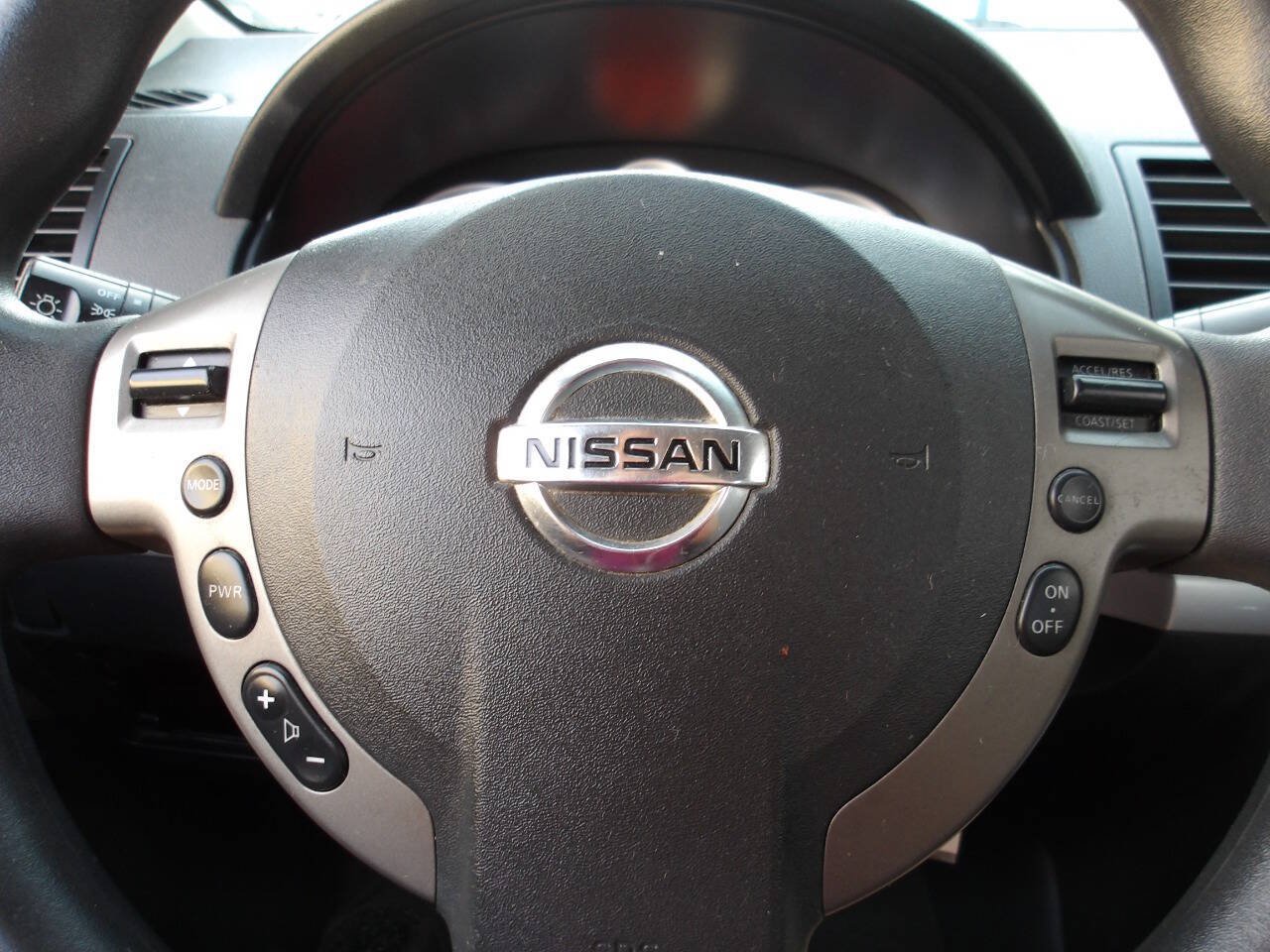 Used 2010 Nissan Sentra 2.0 S FWD image 15