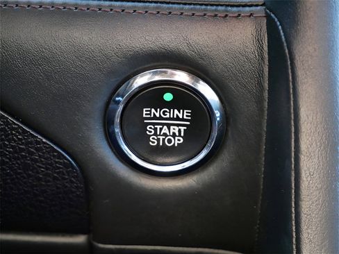 Used 2016 Lincoln Navigator Reserve image 24