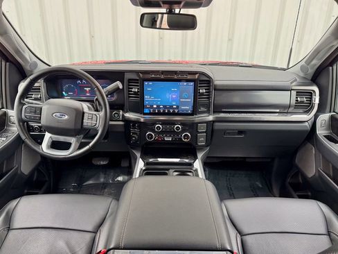 Certified 2024 Ford F350 Lariat w/ Chrome Package image 32