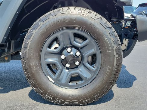 Used 2019 Jeep Wrangler Sport image 5