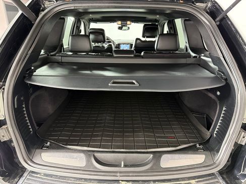 Used 2017 Jeep Grand Cherokee Limited image 23