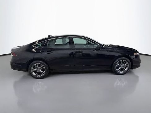 Used 2023 Honda Accord EX-L image 10