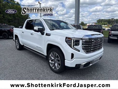 Used 2024 GMC Sierra 1500 Denali w/ Denali Reserve Package AWD/4WD image 1