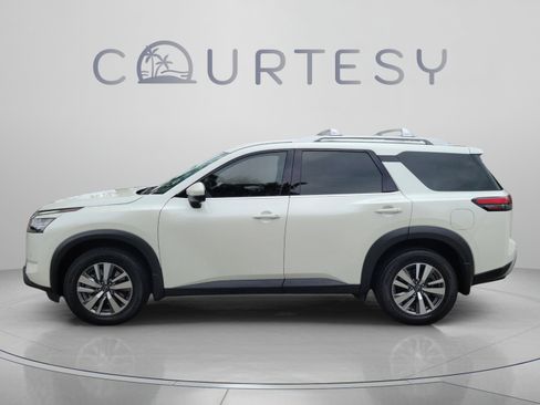 Certified 2023 Nissan Pathfinder SL AWD/4WD image 2