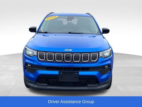 Used 2022 Jeep Compass Latitude w/ Convenience Group AWD/4WD image 2