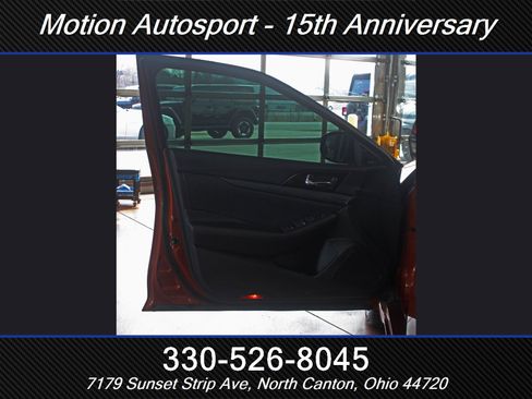 Used 2021 Nissan Maxima SR w/ Sport Mat Group image 14