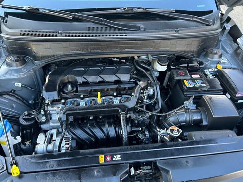 Used 2025 Hyundai Venue SEL image 29