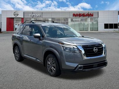 Used 2024 Nissan Pathfinder SV