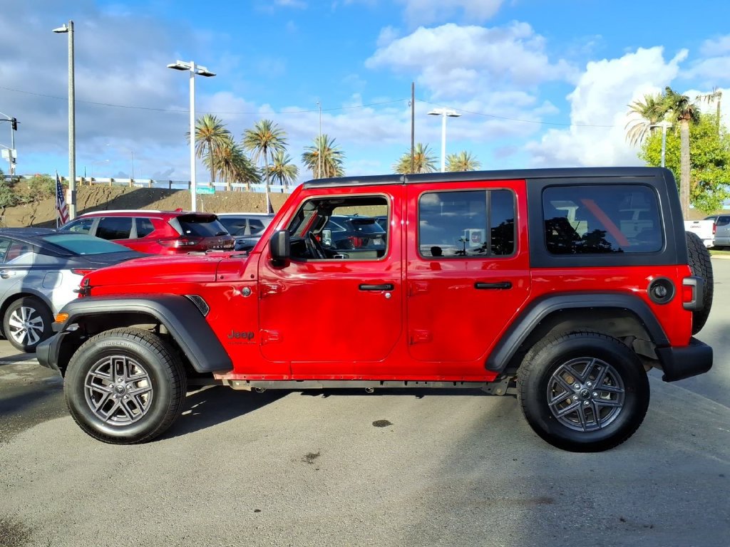 Used 2025 Jeep Wrangler Unlimited Sport AWD/4WD image 8