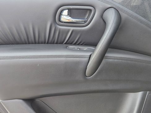 Used 2023 Nissan Armada SV image 23