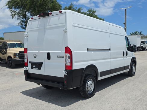 Used 2025 RAM ProMaster 2500 w/ Convenience Group FWD image 7