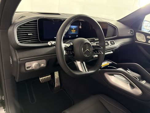 New 2026 Mercedes-Benz GLS 580 4MATIC image 4