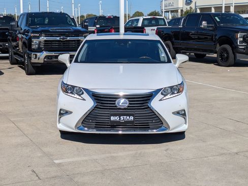 Used 2016 Lexus ES 300h image 8