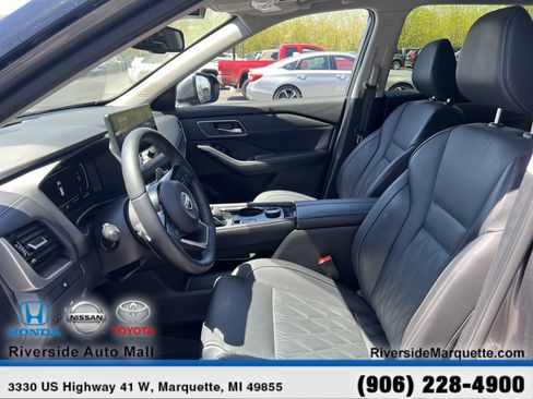 Used 2024 Nissan Rogue Platinum AWD/4WD image 15