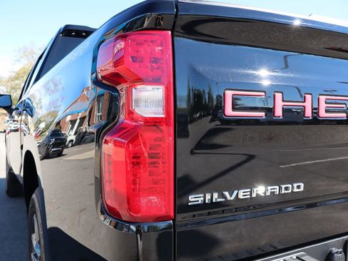 Used 2024 Chevrolet Silverado 1500 LT image 31