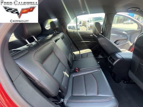 Used 2023 Chevrolet Equinox RS w/ RS Leather Package FWD image 32