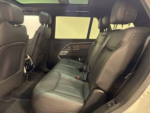 Used 2024 Land Rover Range Rover Long Wheelbase SE image 22